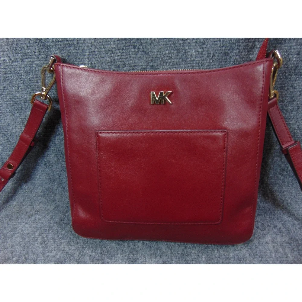 Michael Kors Bedford Legacy‎ Crossbody Red Smooth Leather Front Pocket